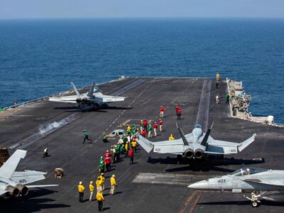 Falso: Afirmación de Irán de haber alcanzado con misiles balísticos al portaviones USS Abraham Lincoln en el Golfo